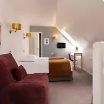 Hotel Le Hameau De Passy 2*