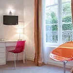 Hotel Le Hameau De Passy 2*