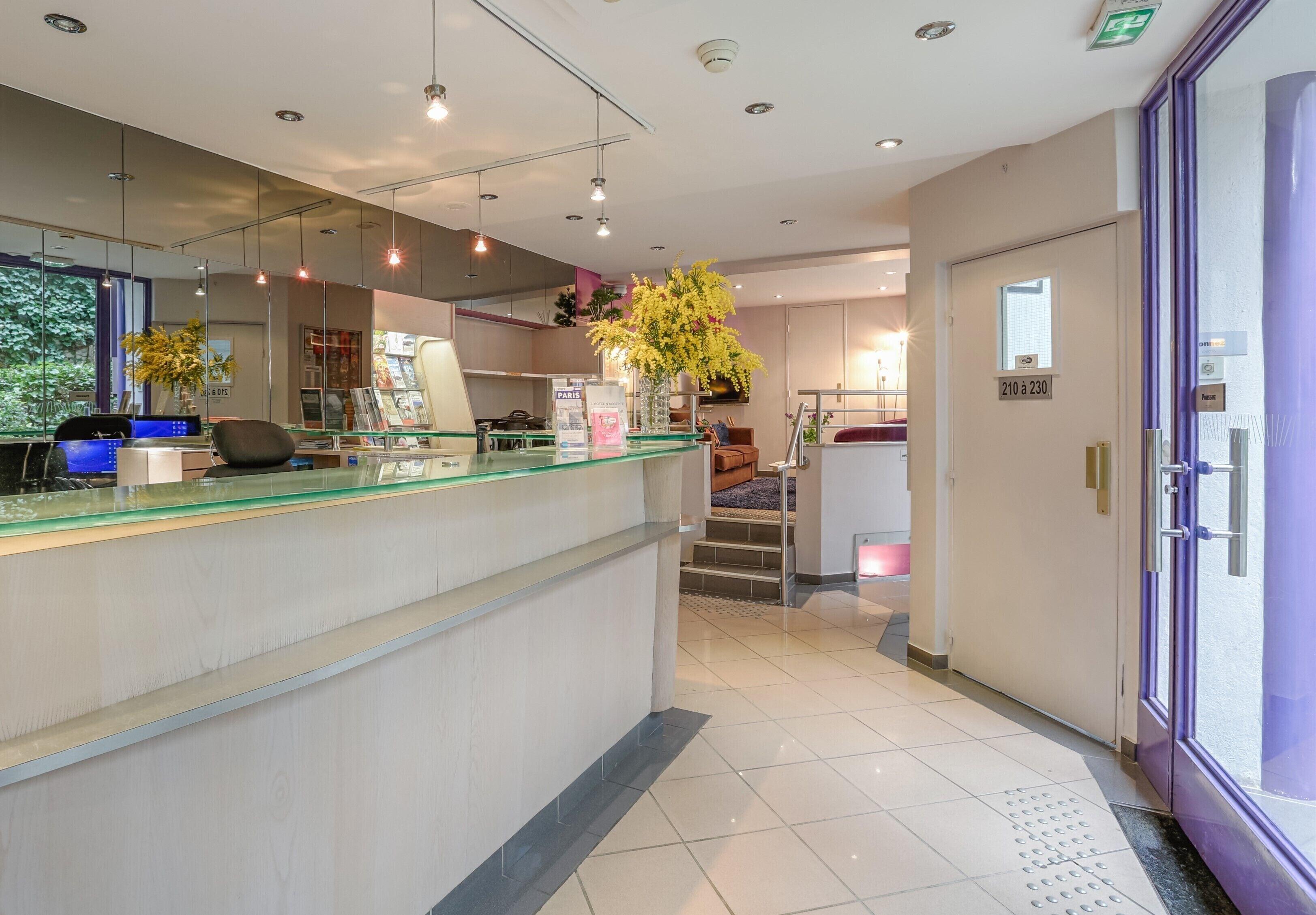 Hotel Le Hameau De Passy Paris