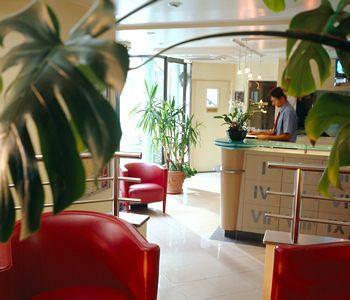 Hotel Le Hameau De Passy Paris