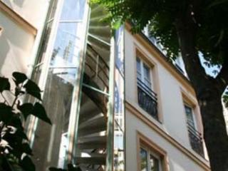 Hotel Le Hameau De Passy Paris