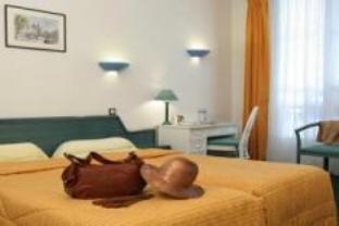 Hotel Le Hameau De Passy 2*