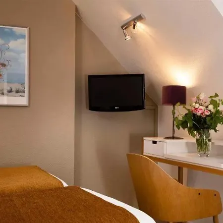 Hotel Le Hameau De Passy Parigi
