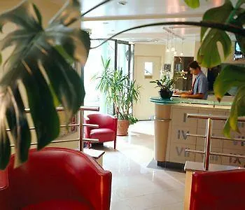 Hotel Le Hameau De Passy Parigi