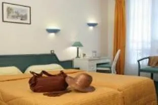 Hotel Le Hameau De Passy 2*